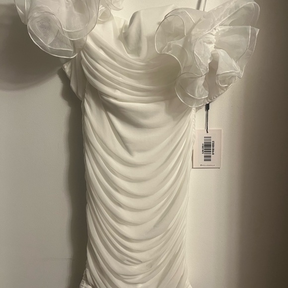 Hello Molly Dream Walker Mini Dress in White - Picture 2 of 5